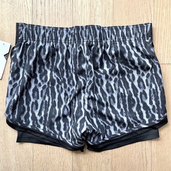 Black Leopard 2-in1 Run Short NWT - Size S - Picture 2 of 5